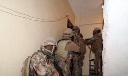 Mersin'de uyuşturucu satıcılarına yönelik operasyonda 8 şüpheli yakalandı