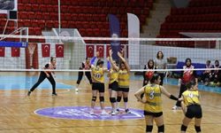 Adana'da liseler arası voleybol turnuvası tamamlandı