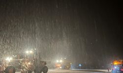 Antalya-Konya kara yolu kar nedeniyle tır ve kamyon geçişine kapatıldı