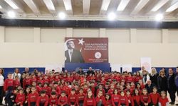 Antalya'da ilkokul ve ortaokul öğrencileri sporla buluşturuluyor