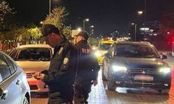 Antalya'da korsan taksi sürücüsüne ve yolcularına ceza yazıldı