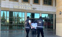 Antalya'da sosyal medyadan hakaret içerikli paylaşımlar yapan şüpheli tutuklandı