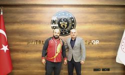 CW Enerji Türkiye Yağlı Güreş Ligi'nin ilk şampiyonu Okulu'dan Yavuz Gürhan'a ziyaret