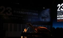 Piyanist Gülsin Onay Uluslararası Antalya Piyano Festivali'nde sahne aldı