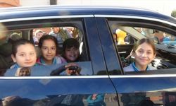 Türkiye'nin yerli otomobili Togg, Erdemli'de öğrencilere tanıtıldı