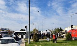 Adana'da minibüs ile otomobilin çarpıştığı kazada 9 kişi yaralandı