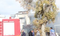 Antalya'da müstakil evde çıkan yangın itfaiye ekiplerince söndürüldü