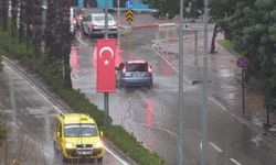 Antalya'da yağış ve fırtına etkili oldu