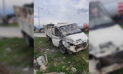 Hatay'da kamyonetin tır ve işçi servisiyle çarpışması sonucu 1 kişi öldü, 5 kişi yaralandı