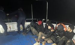 Kaş açıklarında 15 düzensiz göçmen kurtarıldı