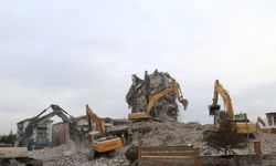 Malatya şehir merkezinde ağır hasarlı yapıların yıkımında sona gelindi
