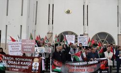Mersin'de sağlık çalışanları, İsrail'in saldırılarını protesto etti