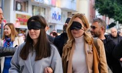 Tarsus'ta görme engelliler farkındalık yürüyüşü düzenledi