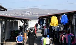 6 ŞUBAT DEPREMLERİNİN BİRİNCİ YILI - Malatya'daki konteyner kentin depremzede esnafı işlerden memnun