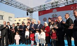 Binali Yıldırım, Adana'da anaokulu açılışına katıldı