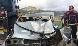 Burdur'da iki otomobilin çarpıştığı kazada 4 kişi yaralandı