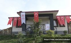 Şehit Müslüm Özdemir'in depremzede ailesine evi teslim edildi