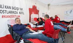 Toroslar'da belediye personeli Türk Kızılaya kan bağışladı