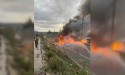 Adana-Pozantı Otoyolu'nda devrilen tırda yangın çıktı