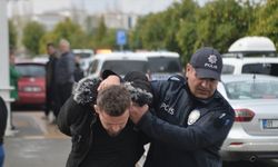 Adana'da otobüste genç kızı taciz ettiği öne sürülen zanlı tutuklandı