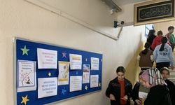 Aladağ'da öğrenciler "Dürüstlük Manavı" ile güvenilir olmayı öğreniyor