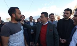 Antalya Büyükşehir Belediye Başkan Adayı Tütüncü hortumun zarar verdiği çiftçileri ziyaret etti: