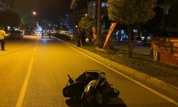 Antalya'da motosikletin yayaya çarptığı kazada 2 kişi ağır yaralandı