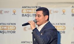 Cumhur İttifakı Antalya Büyükşehir Belediye Başkan adayı Tütüncü, iftarda vatandaşlarla buluştu
