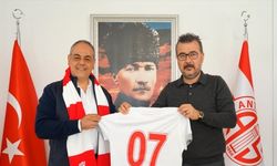 Cumhur İttifakı'nın Muratpaşa Belediye Başkan adayı Manavoğlu, Antalyaspor'u ziyaret etti