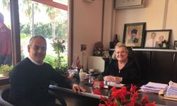 Cumhur İttifakı'nın Muratpaşa Belediye Başkan adayı Manavoğlu, seçim çalışmalarını sürdürüyor
