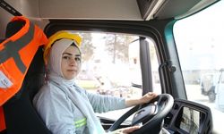 Kahramanmaraş'ta afet konutları inşaatında beton mikserini kadınlar da kullanıyor