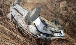 Kahramanmaraş'ta şarampole devrilen otomobildeki 1 kişi öldü, 1 kişi yaralandı