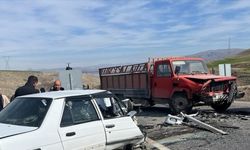 Malatya'da kamyonetle çarpışan otomobilin sürücüsü öldü