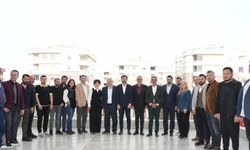 Muratpaşa Belediye Başkan adayı Manavoğlu, ANTİAD'ı ziyaret etti