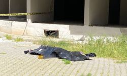 Adana'da balkona inmeye çalışırken düşen hırsızlık şüphelisi öldü