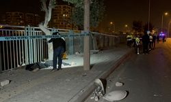 Adana'da kaldırıma çarpan motosikletteki 2 kişi öldü