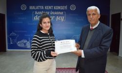 Malatya'da dijital fotoğrafçılık kursunu tamamlayanlara sertifikaları verildi