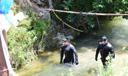 GÜNCELLEME 2- Antalya'da otomobilin dereye düşmesi sonucu ölenlerin sayısı 2'ye çıktı