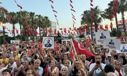 Antalya'daki teleferik kazası soruşturmasında tahliye edilen Kocagöz, Belediye'de vatandaşlarla buluştu