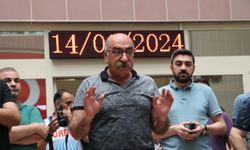 Seyhan Belediyesi memurları TİS'teki görüşme süreciyle ilgili eylem yaptı