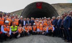 ‘’Güzeldere Tüneli’ndeki Van – Hakkari Yönündeki Tüpte Sona Yaklaştık”