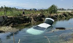 Antalya'da dereye düşen otomobilin sürücüsü yaralandı