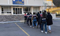 Mersin merkezli DEAŞ operasyonunda yakalanan 7 zanlıdan 6'sı tutuklandı