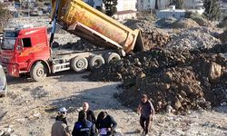 Hatay'da kaçak hafriyat atığı döken kamyon sürücüsüne 35 bin lira ceza kesildi