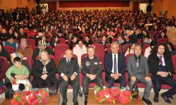 İlk astronot Gezeravcı, Türkiye'nin uzay misyonu hedefini Mersinli öğrencilere anlattı: