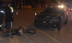 Mersin'de otomobil ile çarpışan motosikletin sürücüsü yaralandı