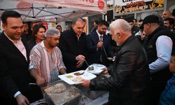 AK Parti Sözcüsü Ömer Çelik, Adana'da partisinin iftar programına katıldı