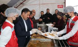 Hatay Vakıflar Bölge Müdürlüğü'nden konteyner kentteki depremzedelere iftar