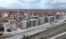 Patlayıcılarla yıkılan 9 apartmanın yerinde depremzedeler için 51 blok yükseliyor