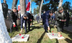 İzmir Narlıdere Çanakkale Zaferi'nin kahramanlarını andı